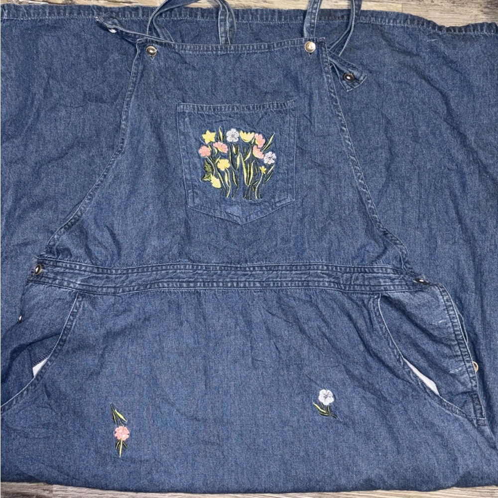 Very Cute overall 💐🌺